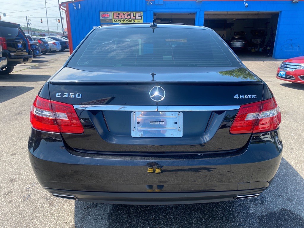 2013 Mercedes-Benz E-Class Image 4