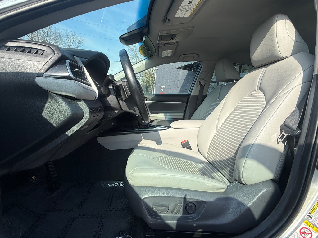 2018 Toyota Camry Image 2