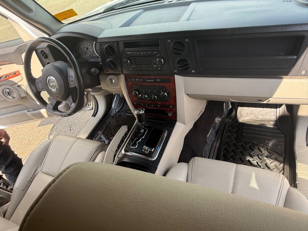 2007 Jeep Commander Image 15
