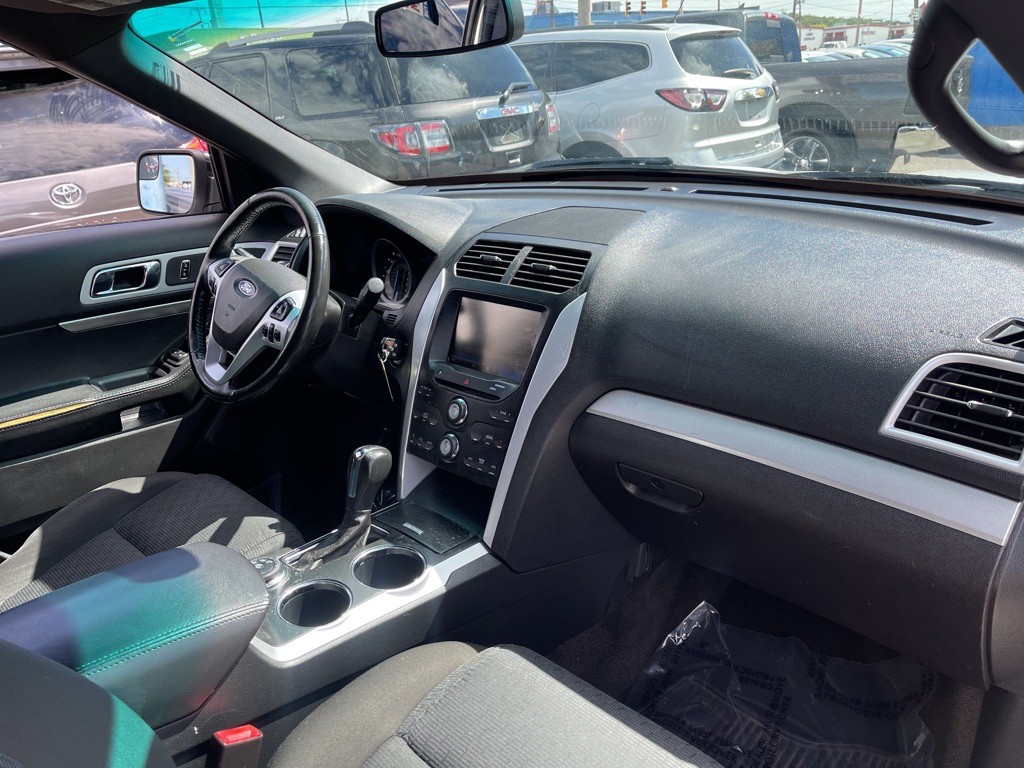 2013 Ford Explorer Image 16