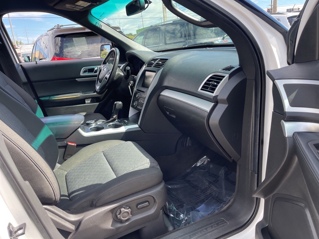 2013 Ford Explorer Image 17