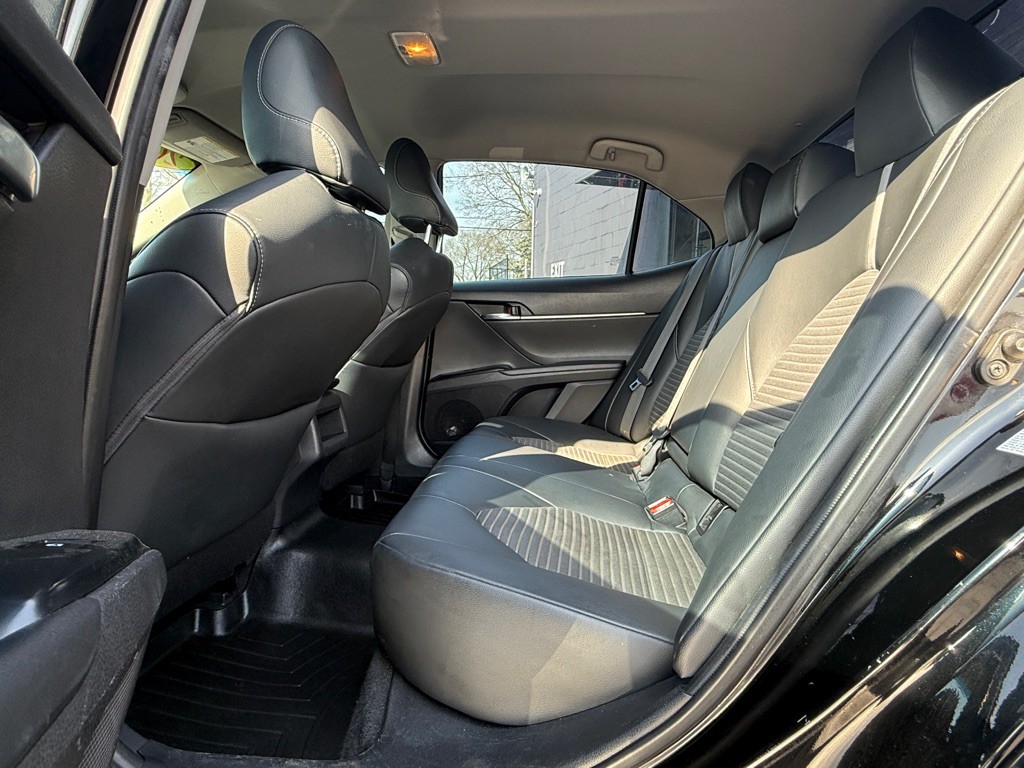 2019 Toyota Camry Image 4