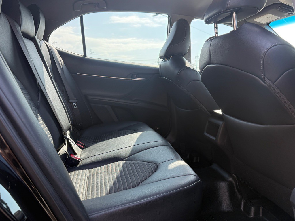 2019 Toyota Camry Image 8