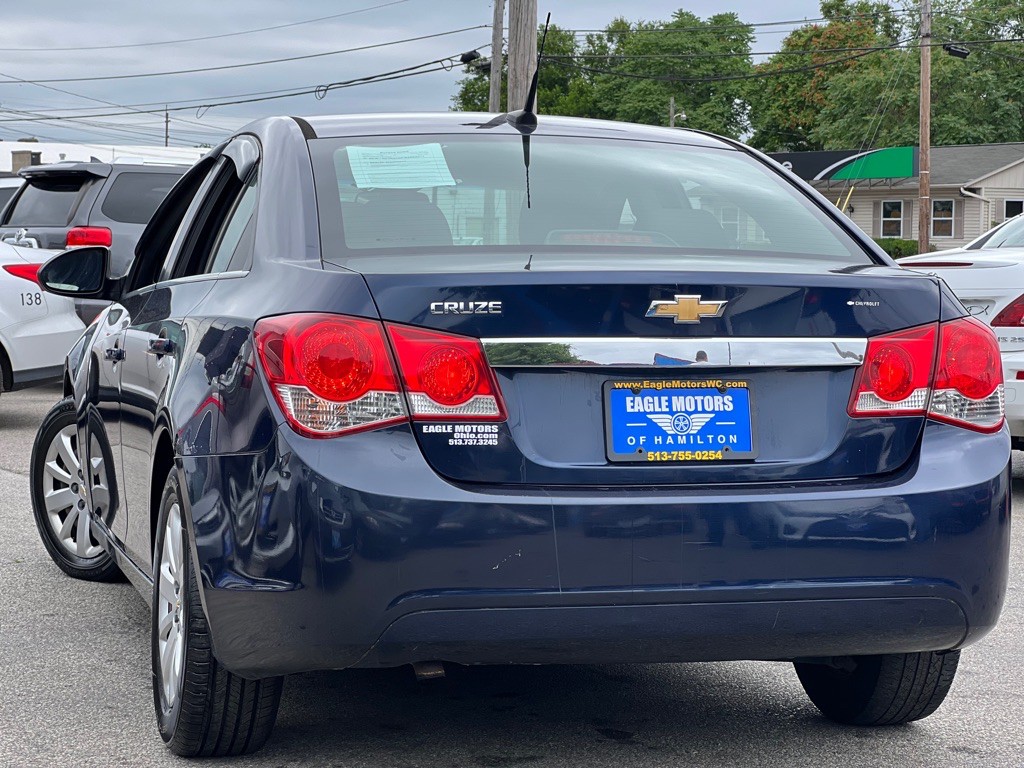 2011 Chevrolet Cruze Image 3