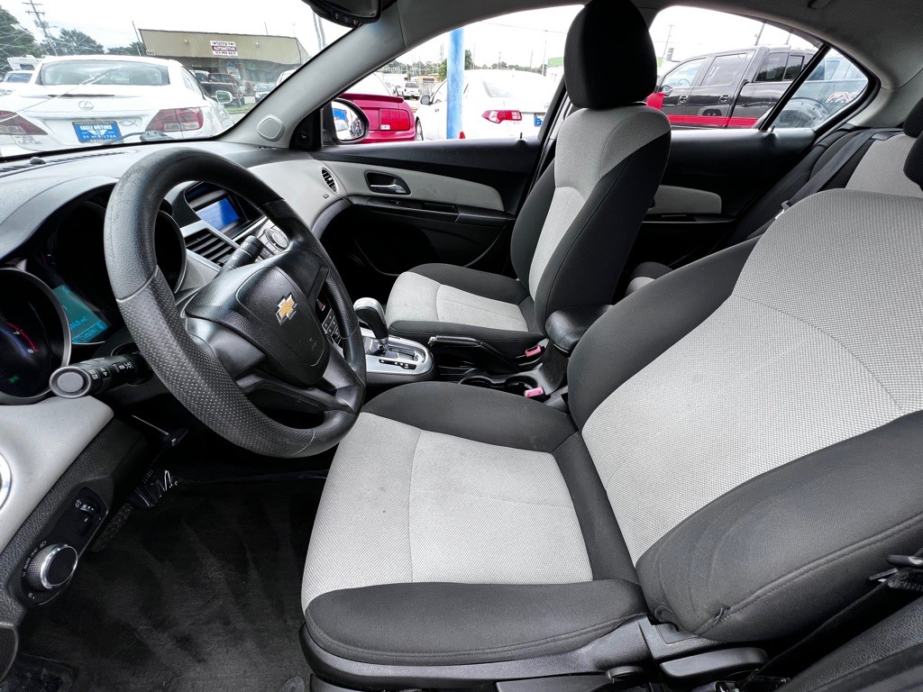 2011 Chevrolet Cruze Image 5