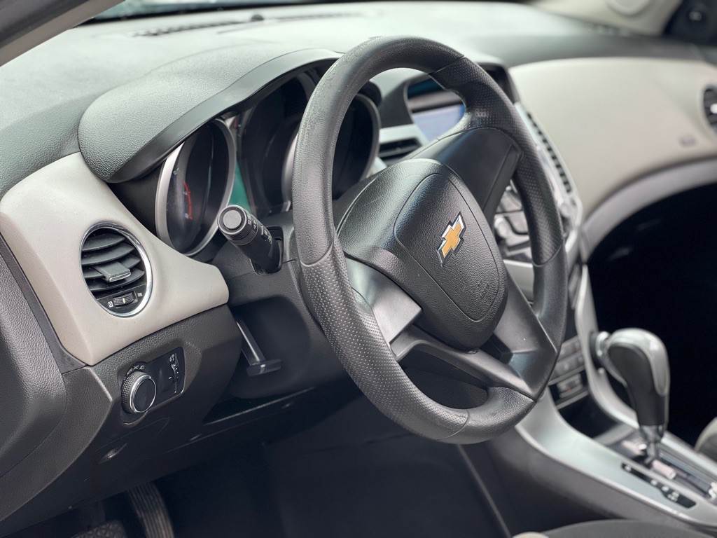 2011 Chevrolet Cruze Image 7