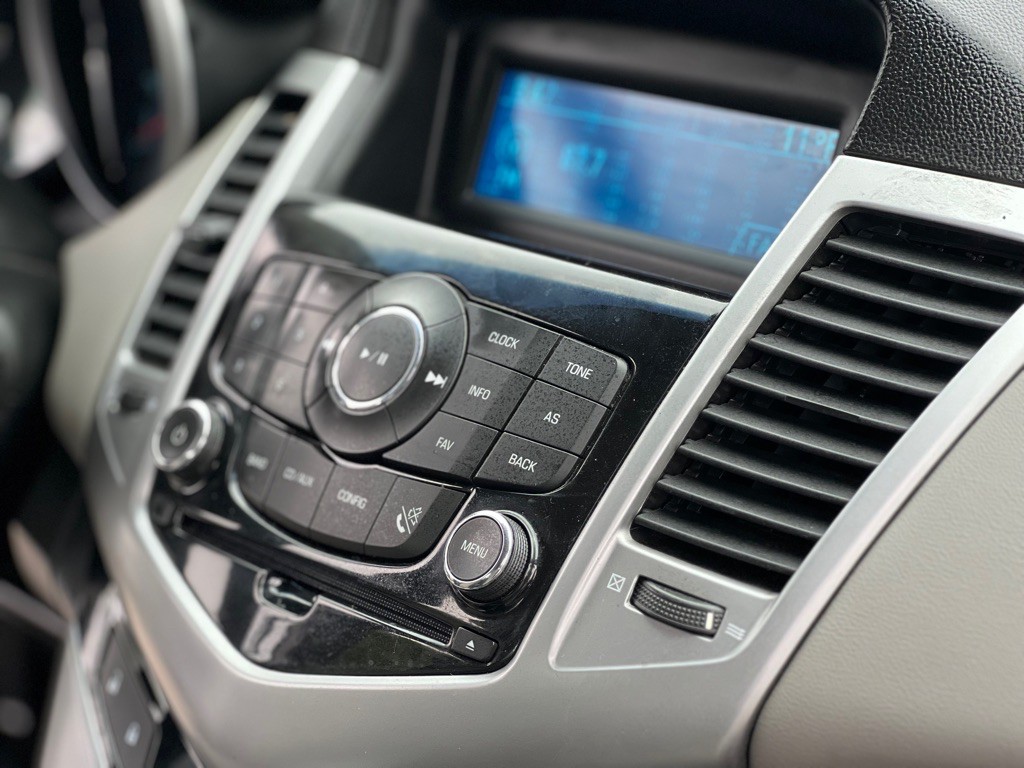 2011 Chevrolet Cruze Image 8