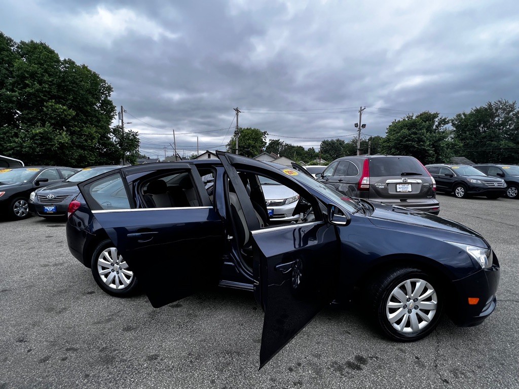 2011 Chevrolet Cruze Image 13
