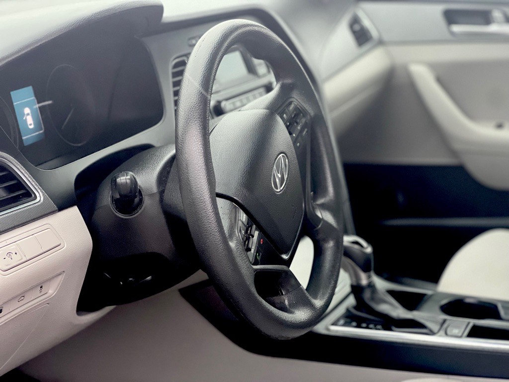 2015 Hyundai Sonata Image 9