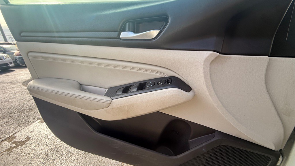 2019 Nissan Altima Image 6