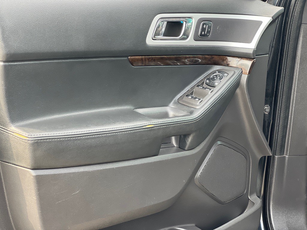 2013 Ford Explorer Image 11