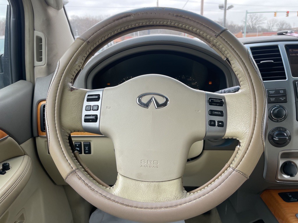 2010 INFINITI QX56 Image 9