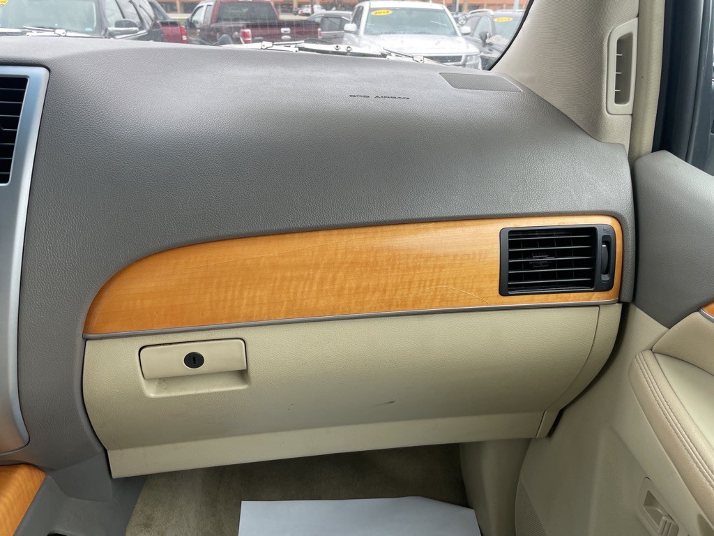 2010 INFINITI QX56 Image 12