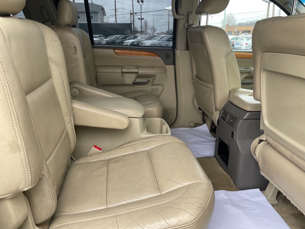 2010 INFINITI QX56 Image 15