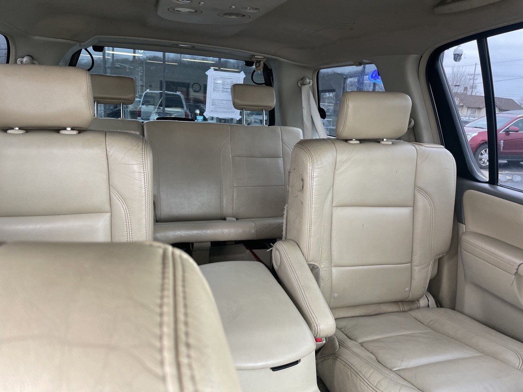 2010 INFINITI QX56 Image 18
