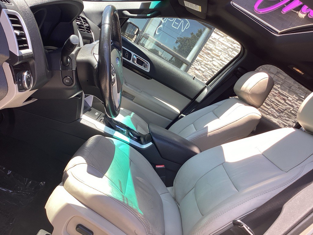 2011 Ford Explorer Image 6