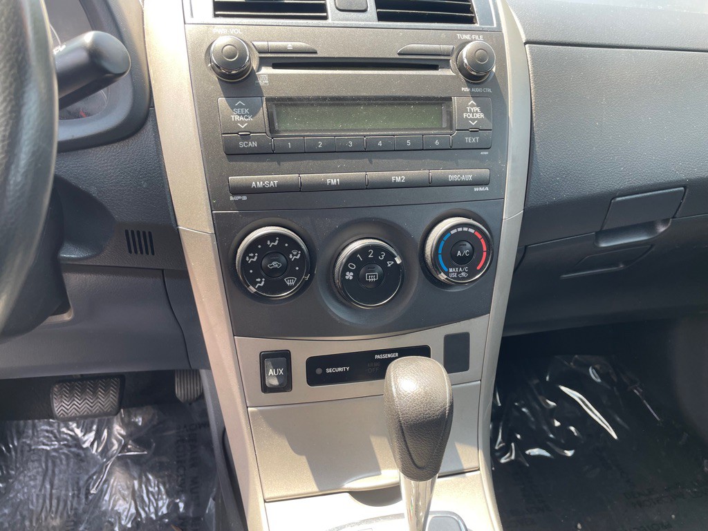 2010 Toyota Corolla Image 10