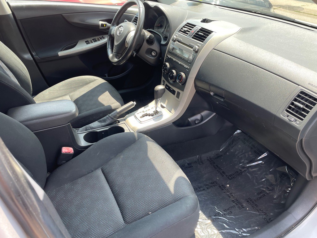 2010 Toyota Corolla Image 11