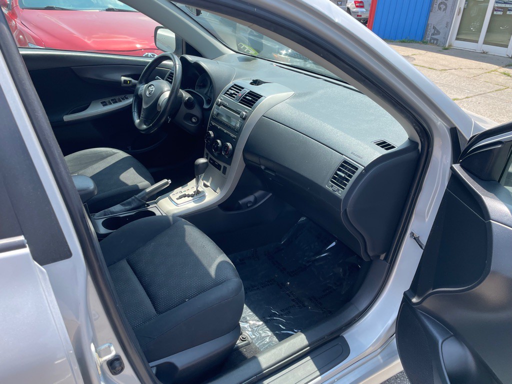 2010 Toyota Corolla Image 12