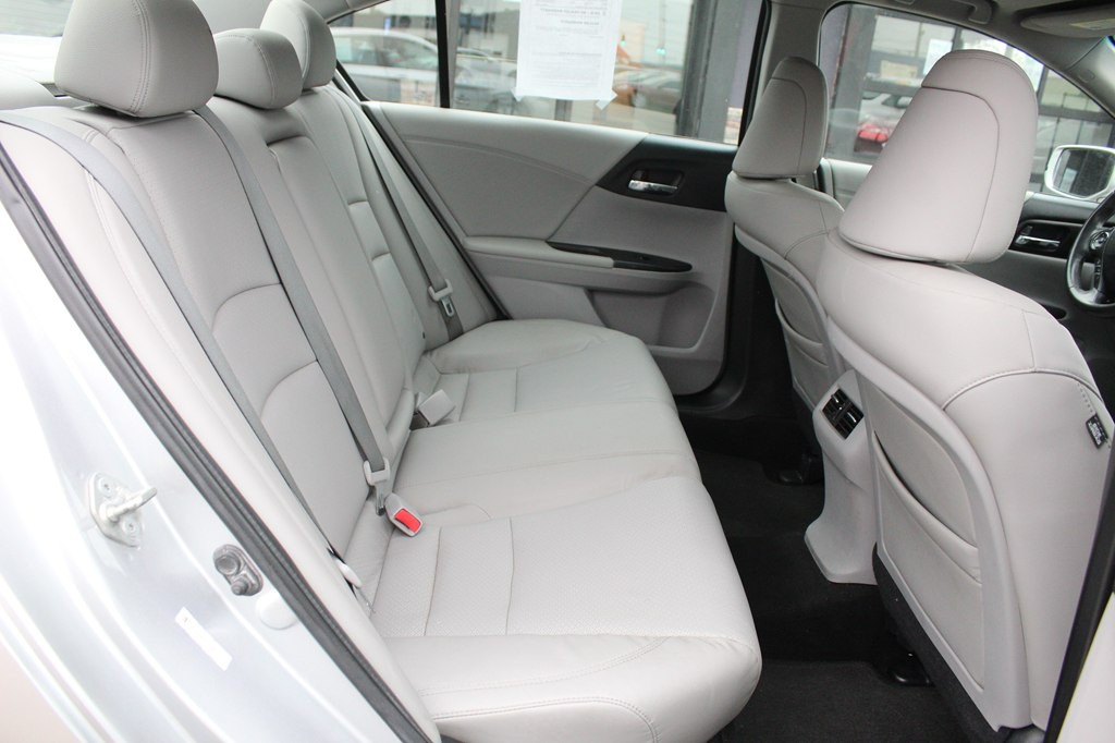 2013 Honda Accord Image 16