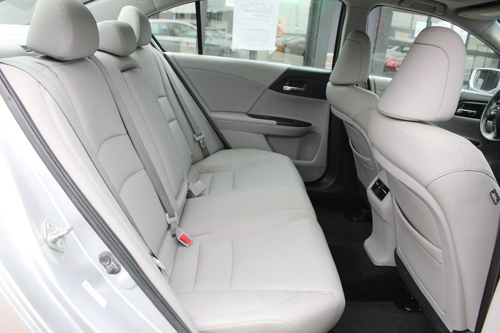 2013 Honda Accord Image 17