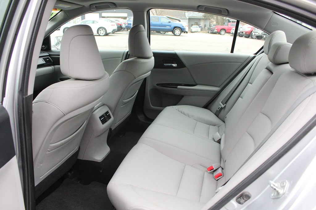 2013 Honda Accord Image 18