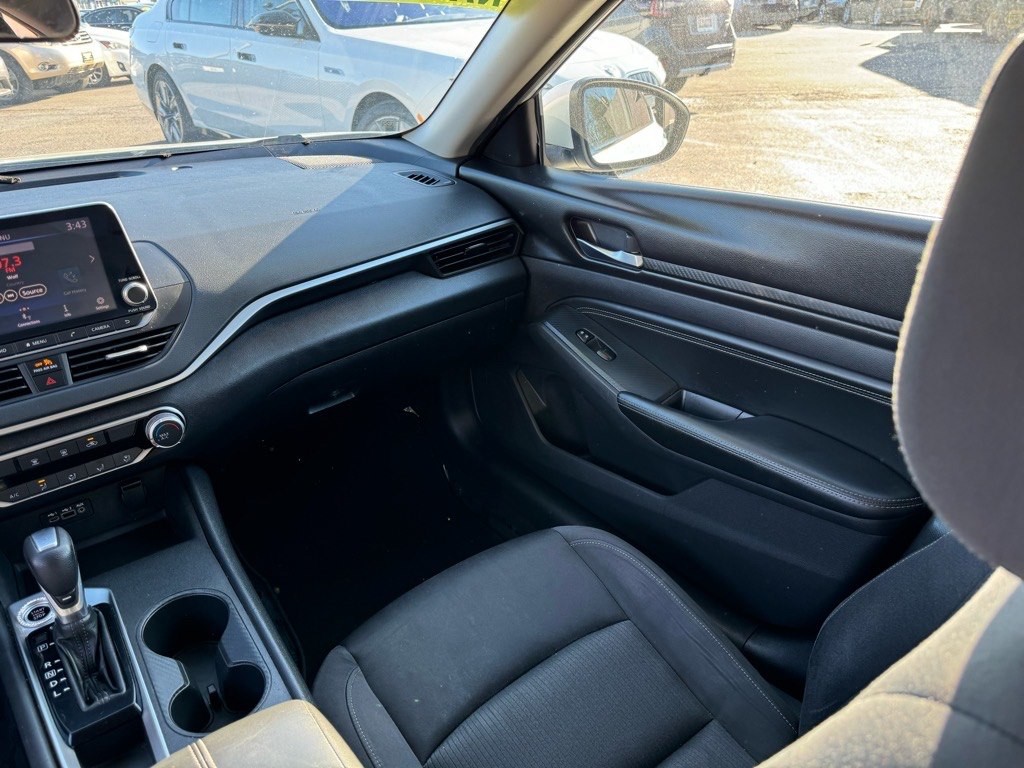2019 Nissan Altima Image 17