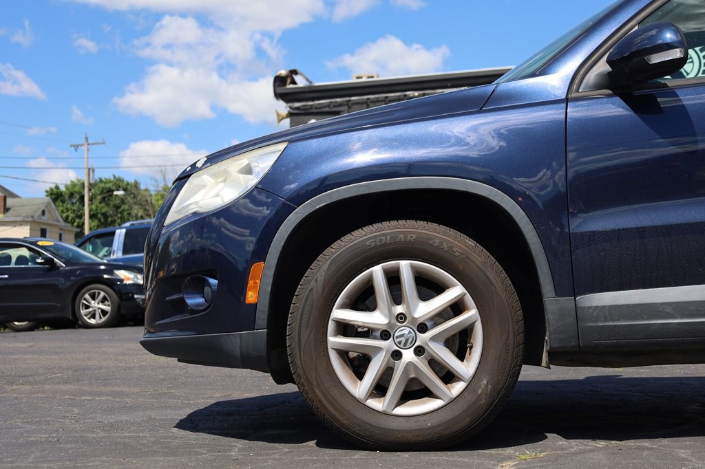 2011 Volkswagen Tiguan Image 3