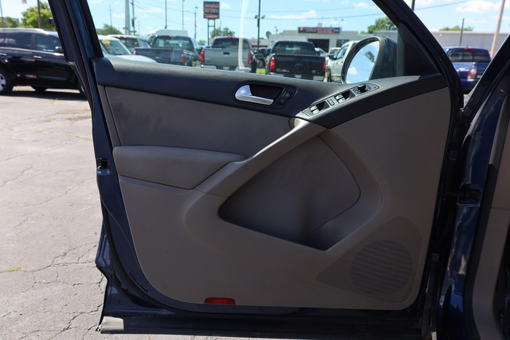 2011 Volkswagen Tiguan Image 10