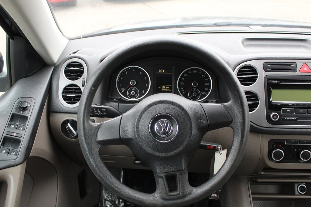 2011 Volkswagen Tiguan Image 24
