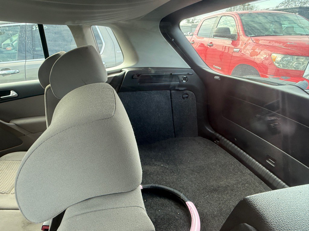 2011 Volkswagen Tiguan Image 28