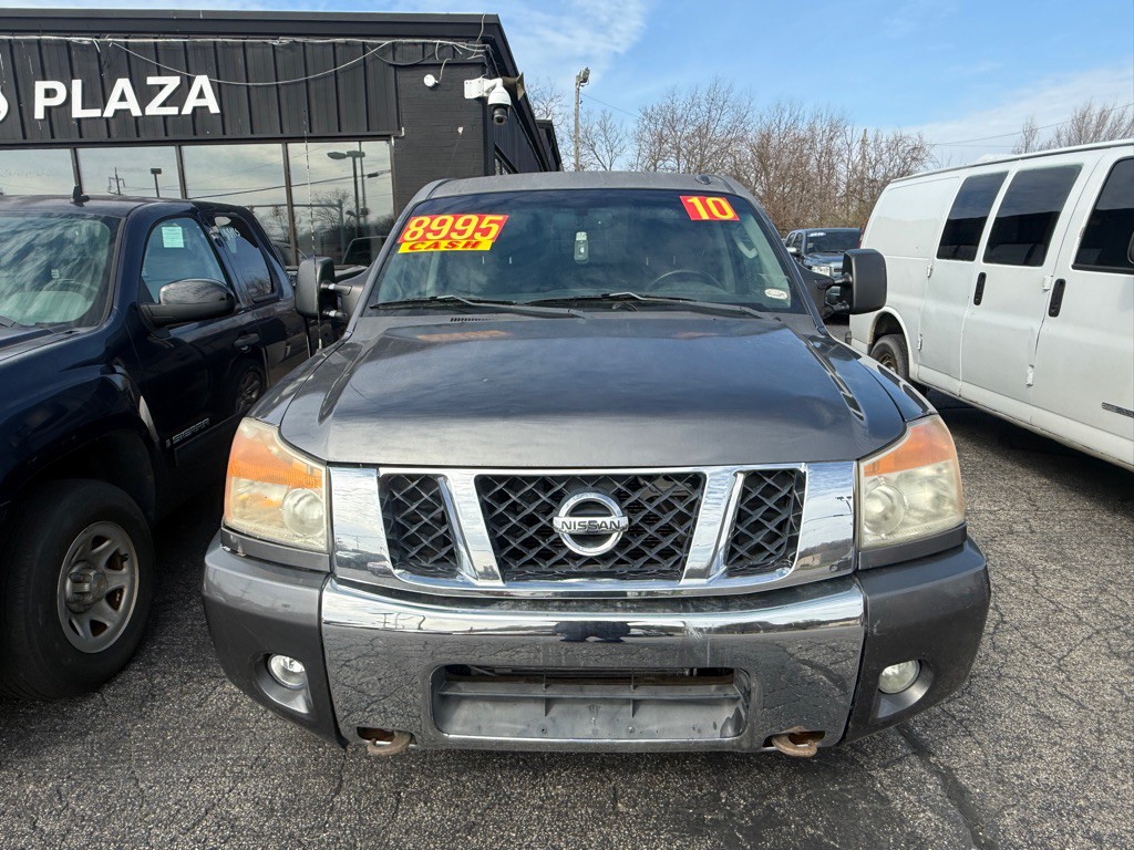 2010 Nissan Titan Image 1