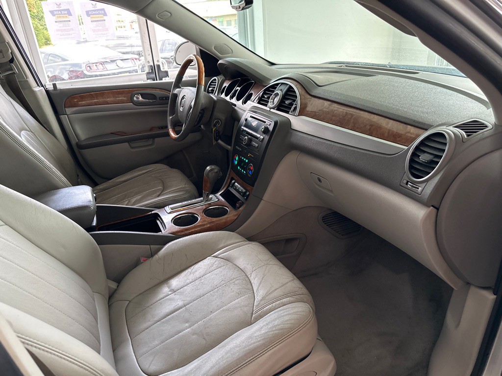 2011 Buick Enclave Image 6