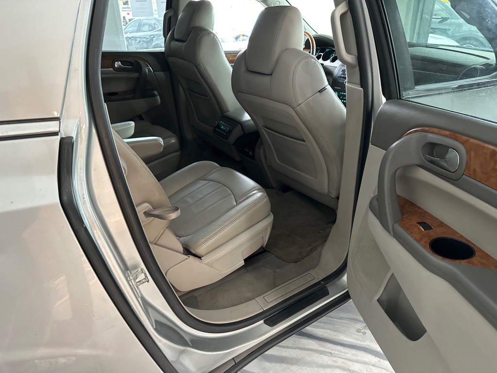 2011 Buick Enclave Image 7