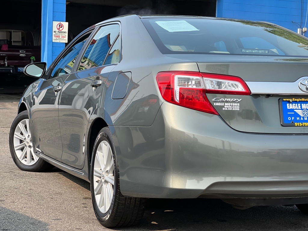 2012 Toyota Camry Image 5