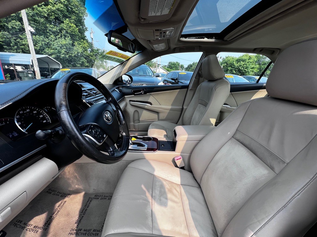 2012 Toyota Camry Image 9