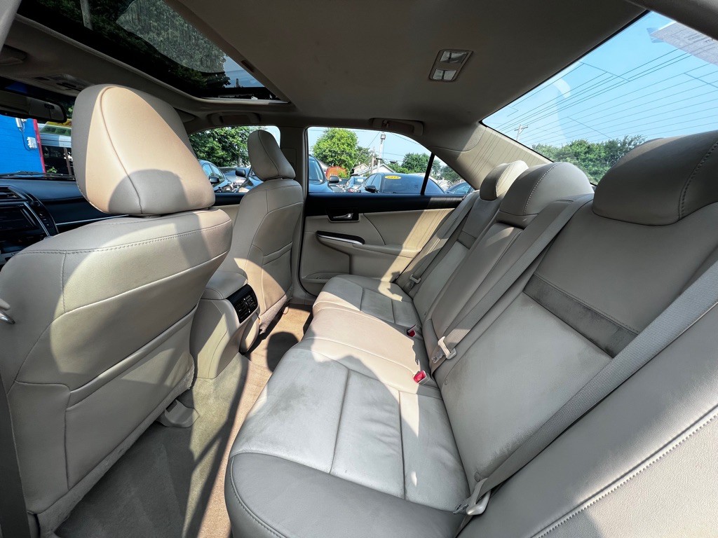2012 Toyota Camry Image 11