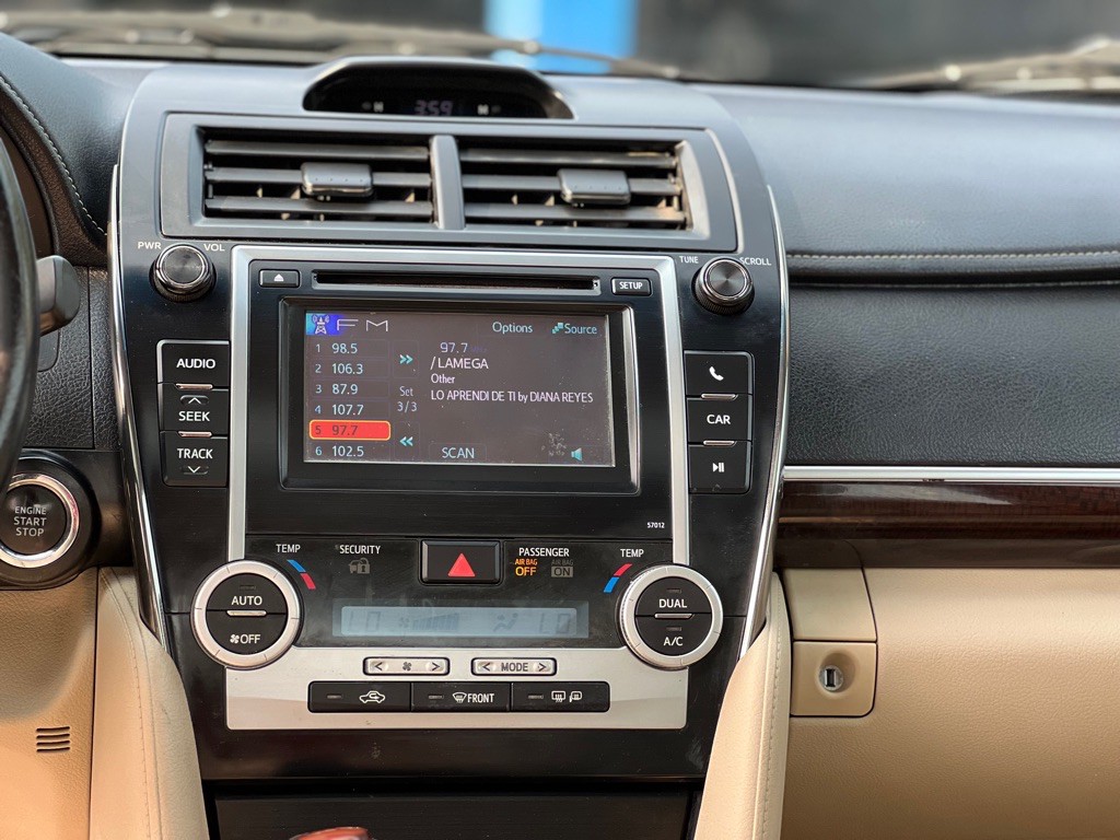 2012 Toyota Camry Image 15