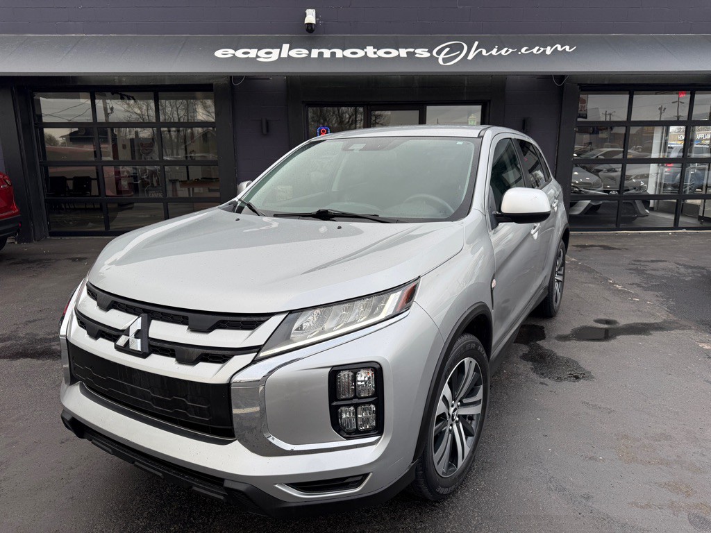 2021 Mitsubishi Outlander Image 1
