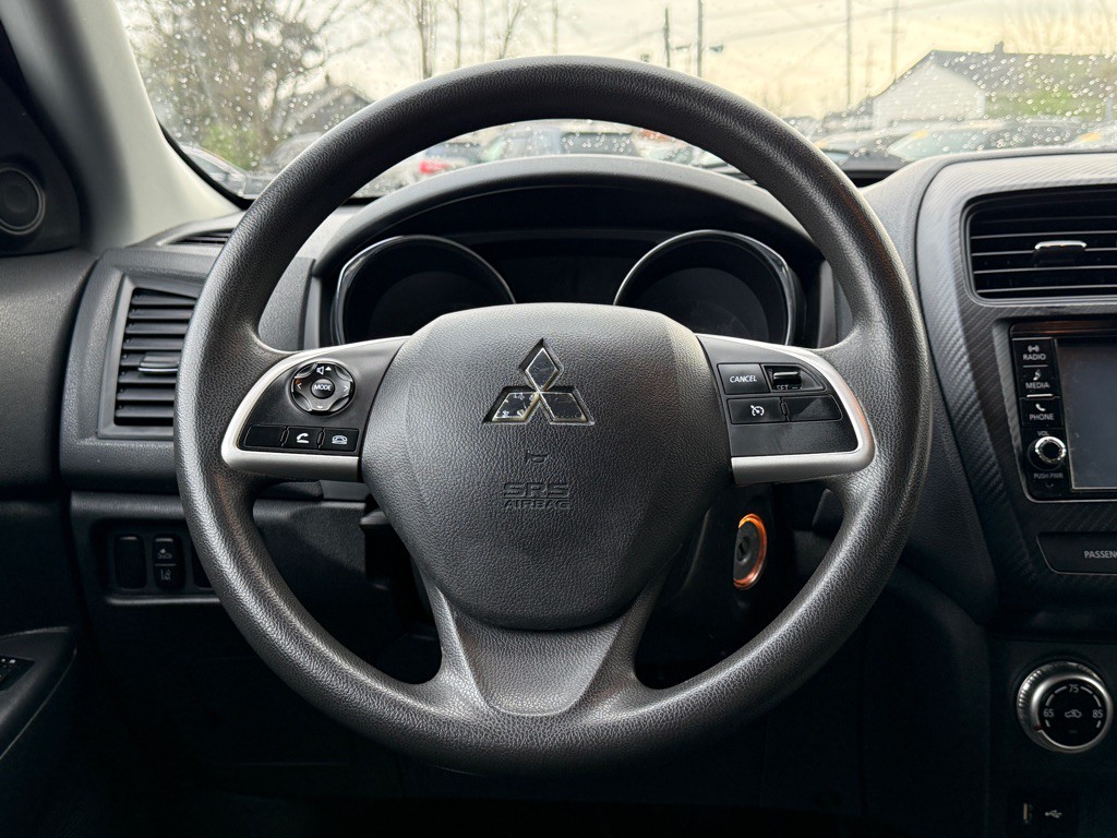 2021 Mitsubishi Outlander Image 6