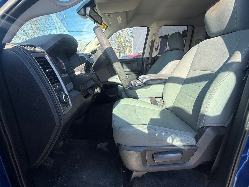 2016 RAM 1500 Image 3