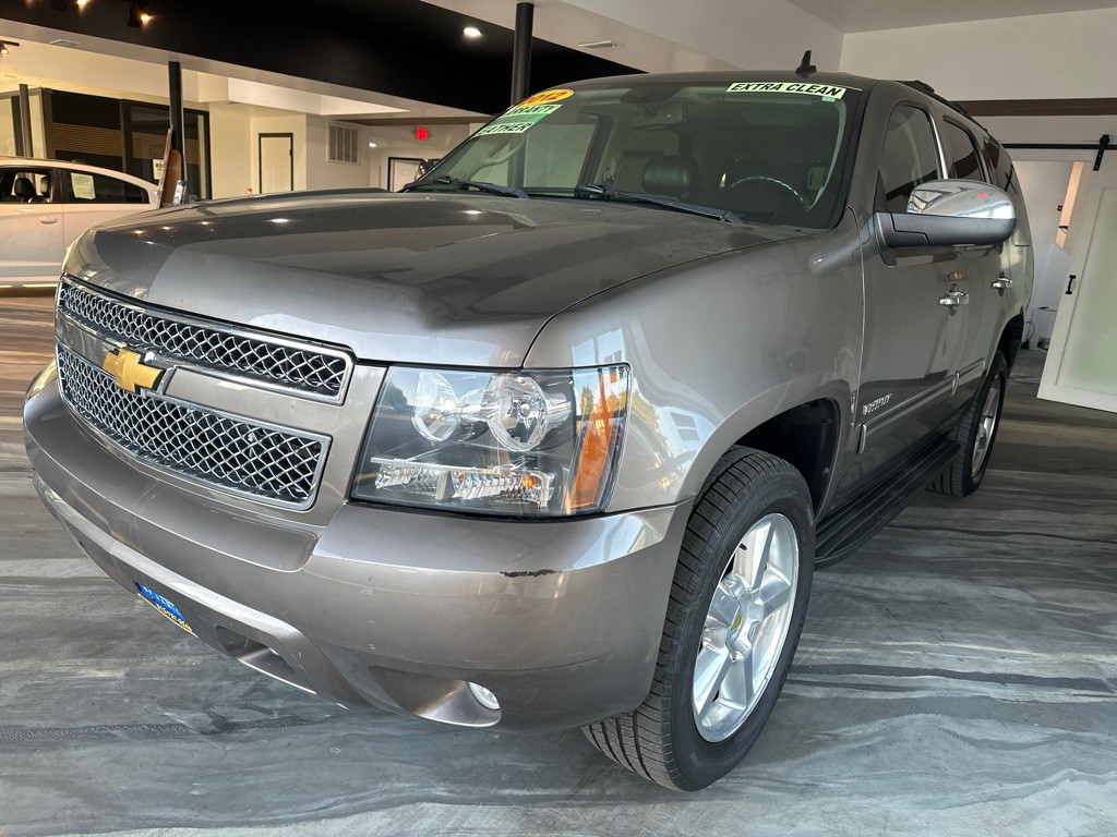 2012 Chevrolet Tahoe Image 2