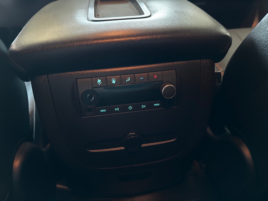 2012 Chevrolet Tahoe Image 11