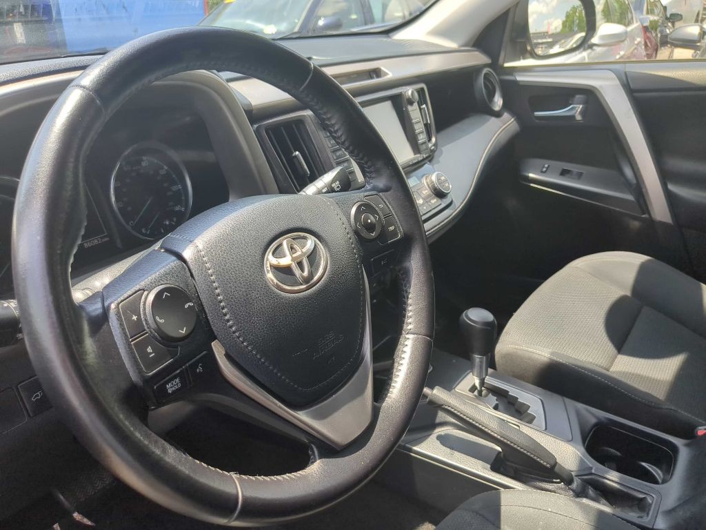 2016 Toyota Rav4 Image 9