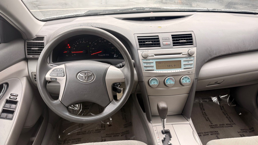 2009 Toyota Camry Image 2