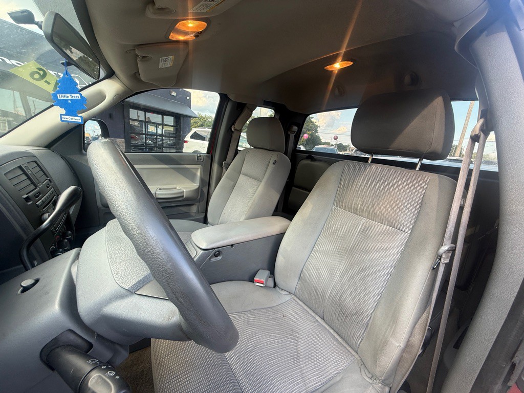 2007 Dodge Dakota Image 4