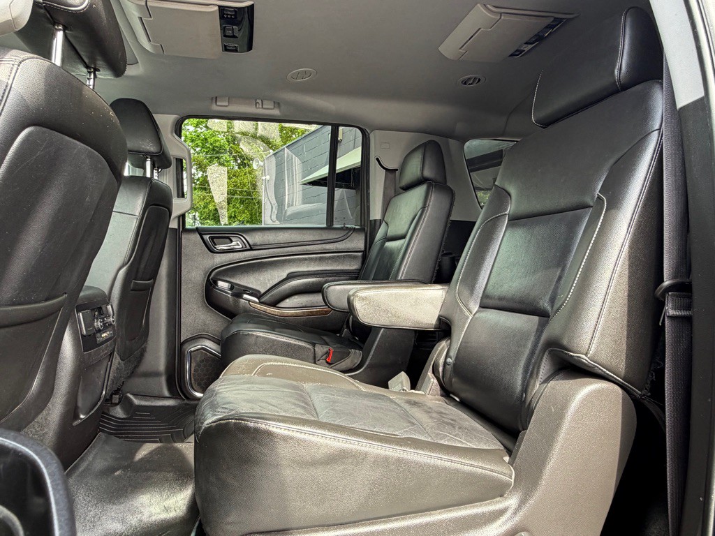 2015 Chevrolet Suburban Image 4