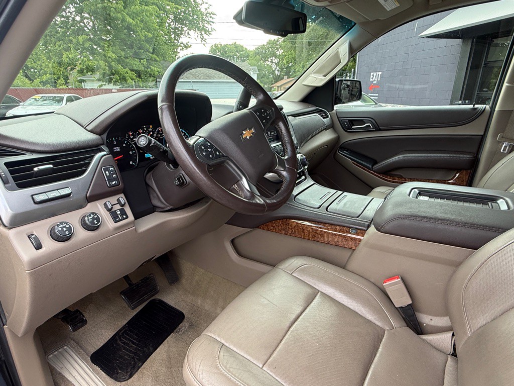 2016 Chevrolet Tahoe Image 2
