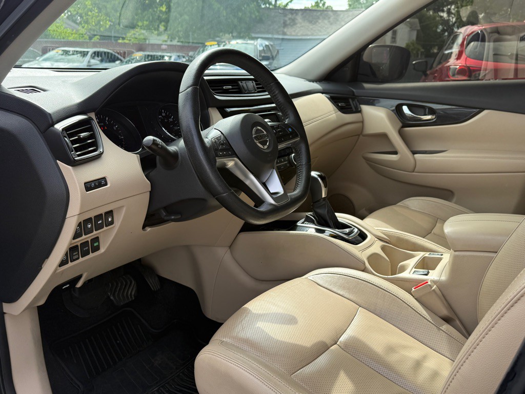 2019 Nissan Rogue Image 2