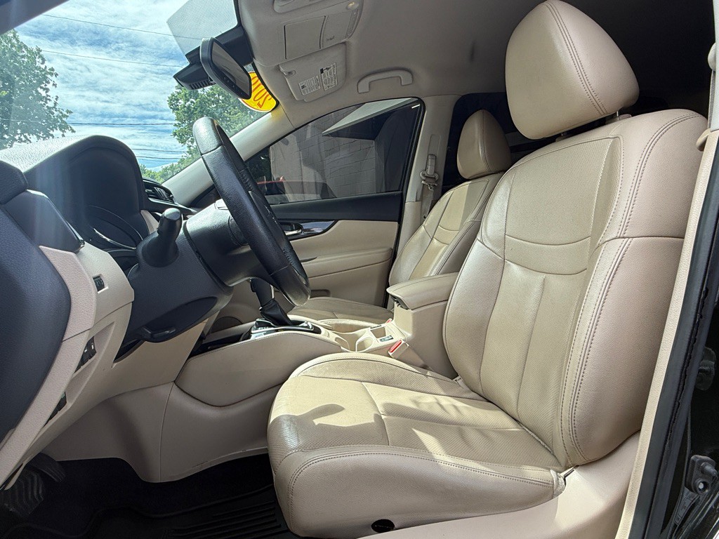 2019 Nissan Rogue Image 3